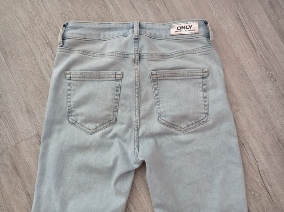 Jeansy rurki damskie rozm. M(34)