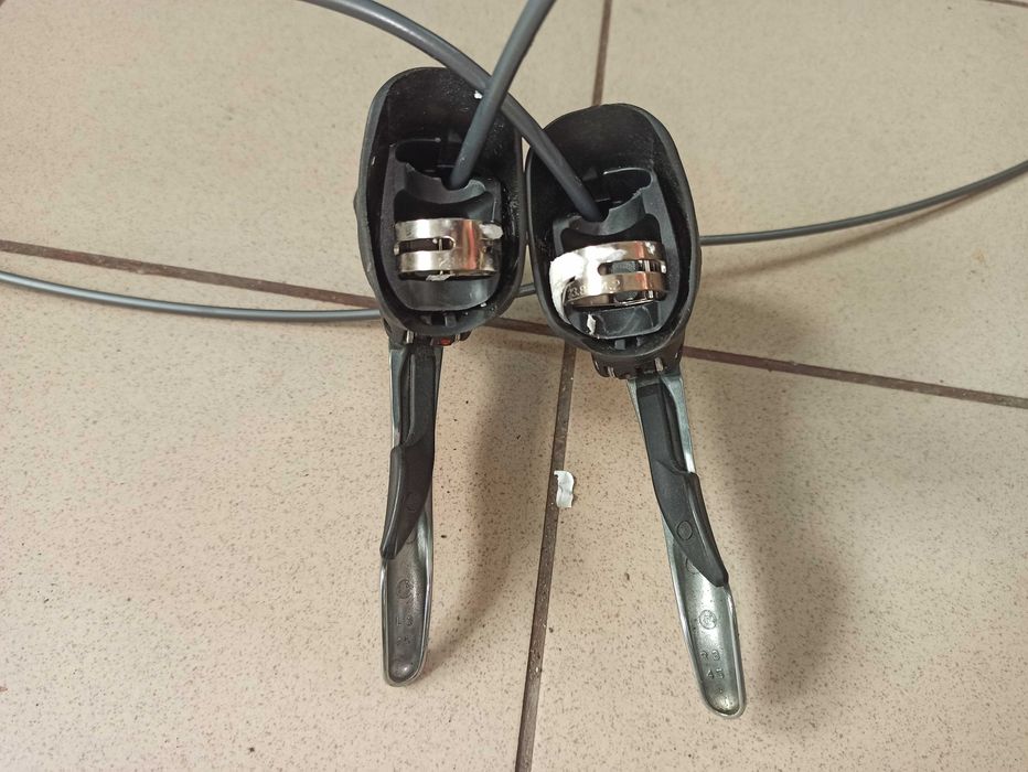 Klamkomanetki szosowe 3x9 Shimano Tiagra ST-4500 prawa lewa