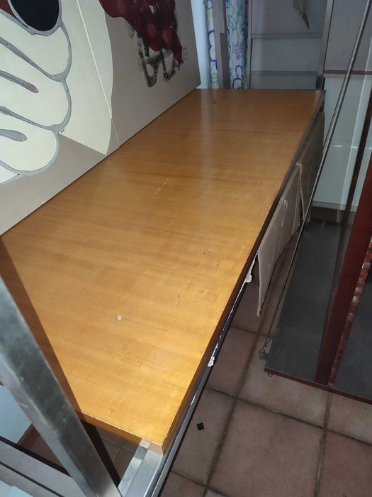 Secretarias com estrutura em inox