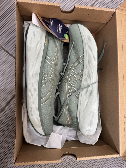 Жіночі кросівки для бігу ASICS Gel-Nimbus 25