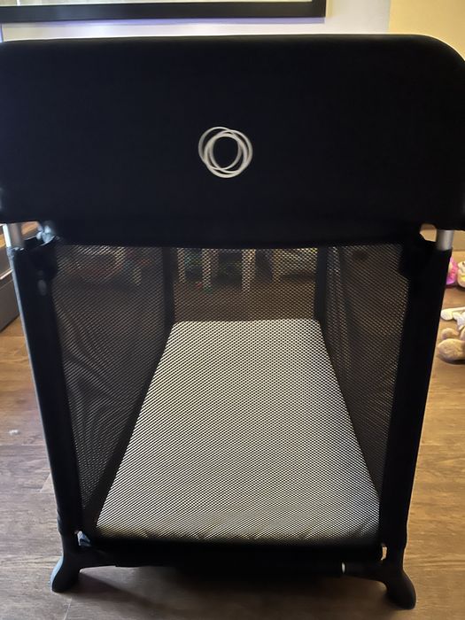 Продам кровать манеж BUGABOO