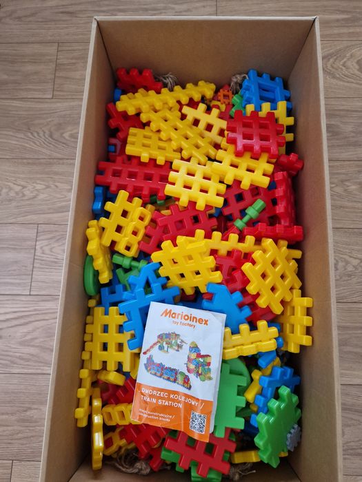 Marioinex Dworzec Kolejowy 433 el. Klocki Konstrukcyjne Waffle + pudełko