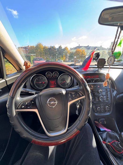 Opel Astra J 2013