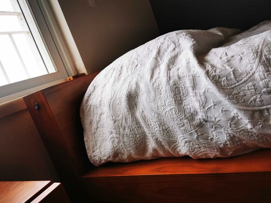 Mobília de quarto em carvalho em óptimo estado