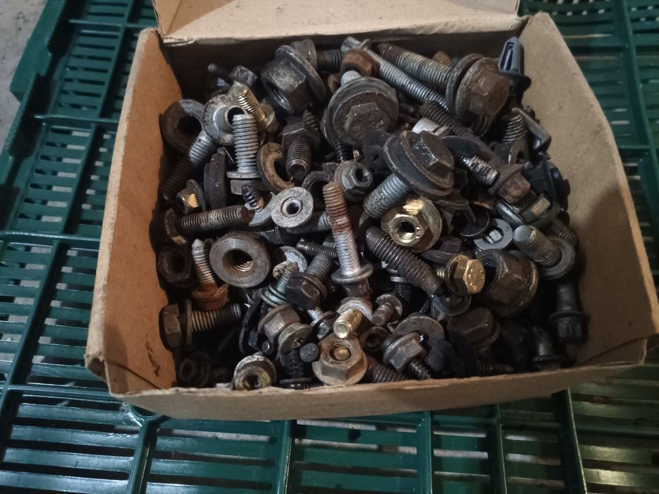 Болти гайки до bmw х 5