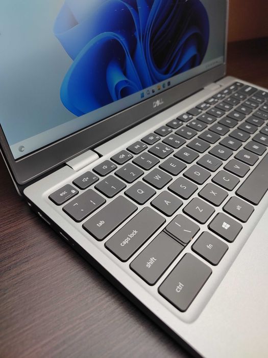 MINI LAPTOP | Dell Latitude 3320 | i7-1165G7 | 13,3" FHD | Win11