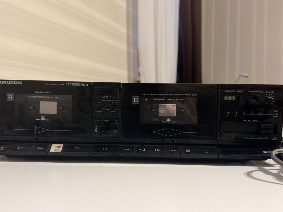 Аудіо касетна дека GRUNDIG CCF 8300 MK II (ретро)