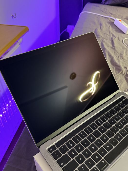 MacBook Pro 13 M2 / 8GB RAM / 512GB SSD – bardzo dobry stan