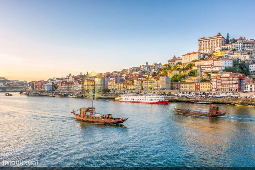 Terrenos no Porto e Gaia para construção em Altura