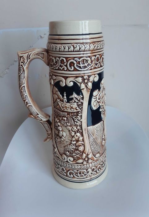 Caneca de grandes dimensões em Porcelana Oriental