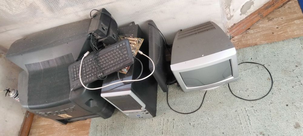 Продам телевизоры монитор рабочее всё