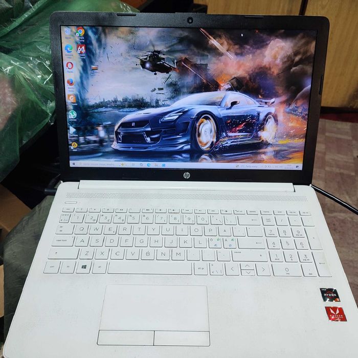 Ноутбук hp 15 \ Ryzen 5\, 8 ГБ \ 256 ГБ SSD \ RX Vega 8.