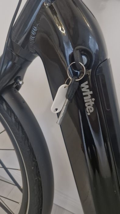 Rower elektryczny White 1.0 trekkingowy tylko 265km gwarancja