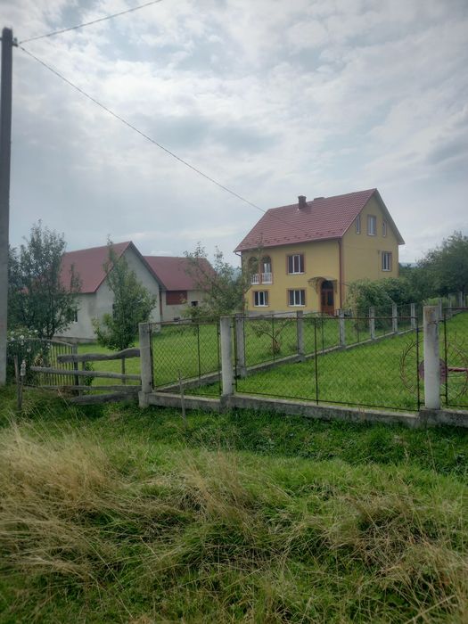 2-поверхова хата в с. УЛИЧНЕ