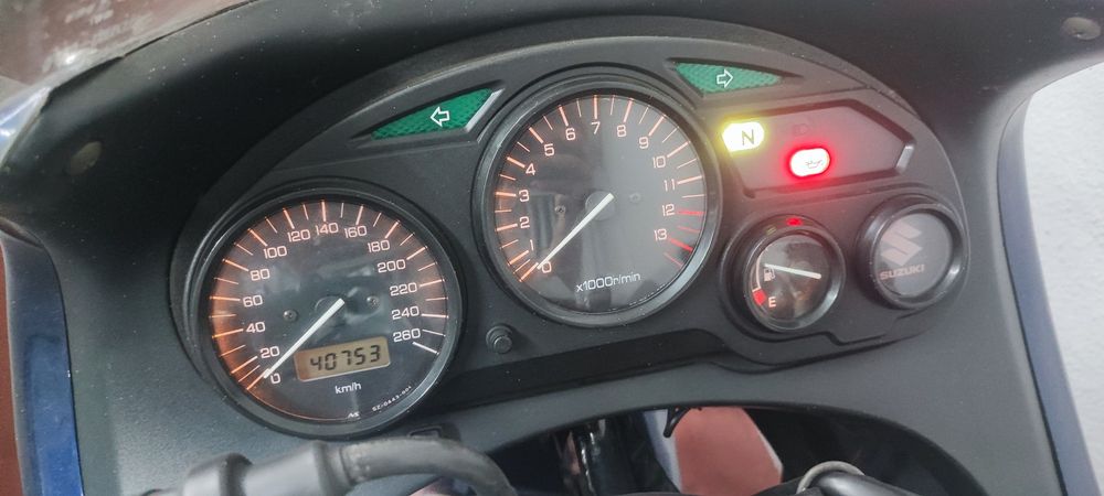 Suzuki gsxf 750 .