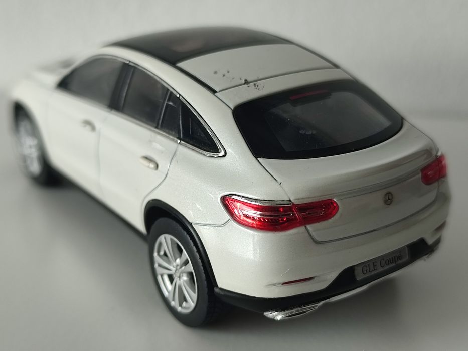 Mercedes-Benz Gle Coupe 2015 White  - Norev  1:43