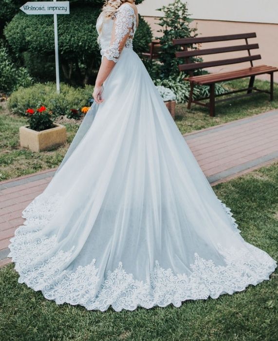Suknia ślubna z dopinanym trenem 2w1