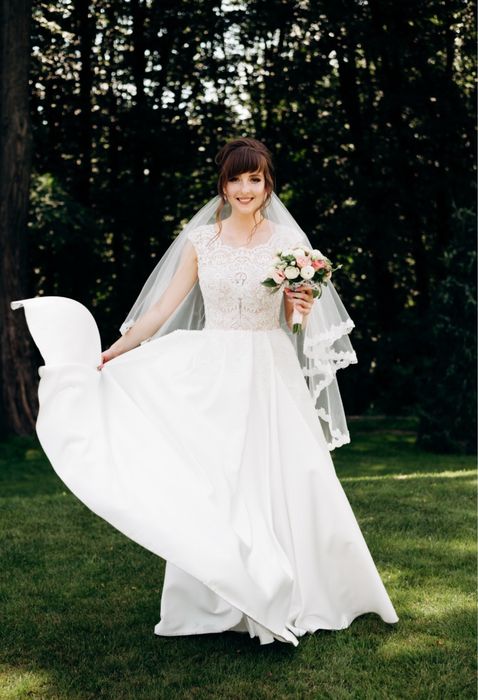 Неймовірна весільна сукня