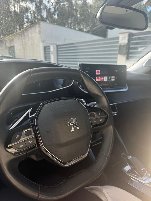 Peugeot 2008 1.2 Hybrid Allure e-DCS6