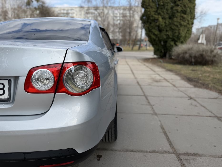Volkswagen Jetta 2008 На автоматі Газ/бензин