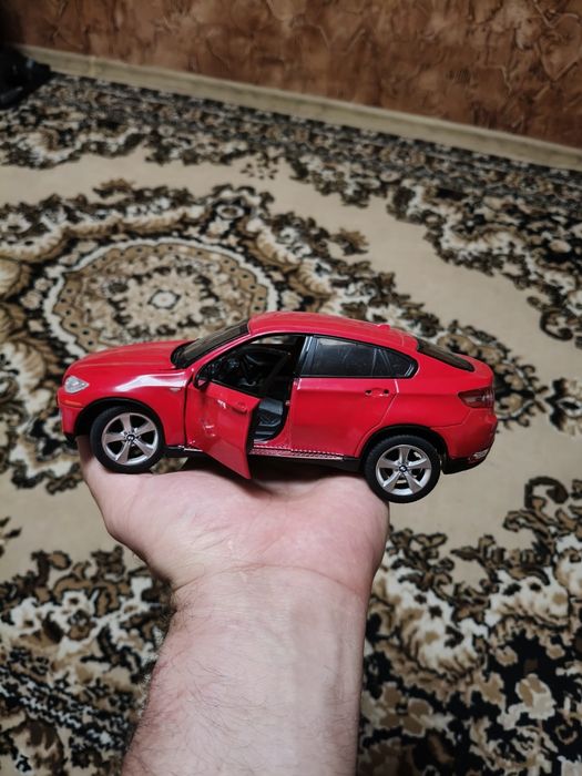 Іграшкова машинка BMW X6 (металева)