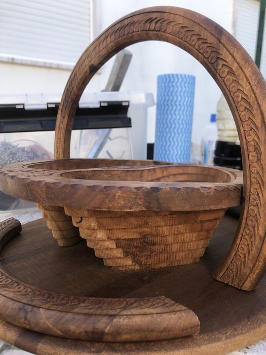 Cesta rebativel de madeira