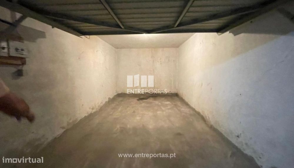 Venda de Garagem fechada, Meadela, Viana do Castelo