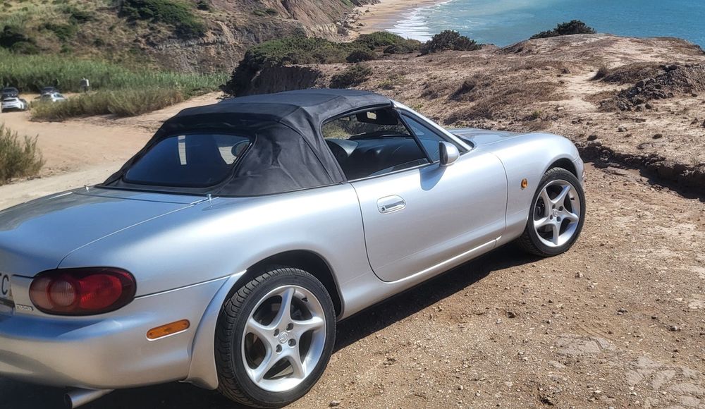 Mazda MX5 1.8  de 2002  Com  136.500km Reais.Carro de garagem em excelente estado .19.500€  negociável