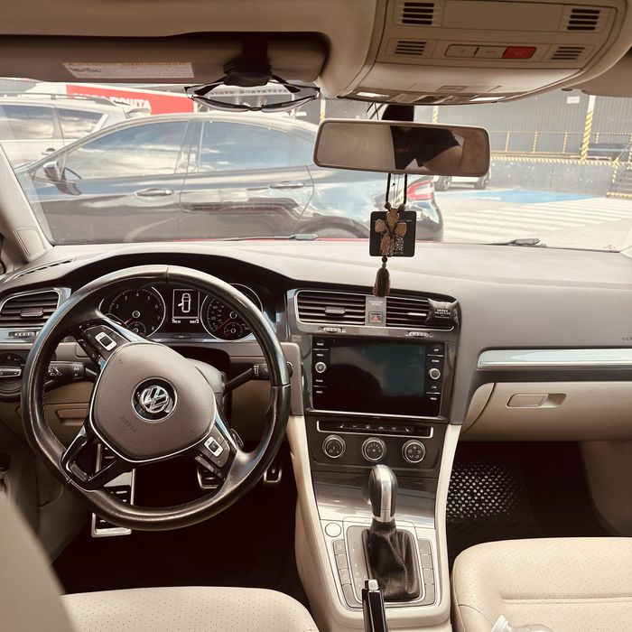 Golf alltrack 2017