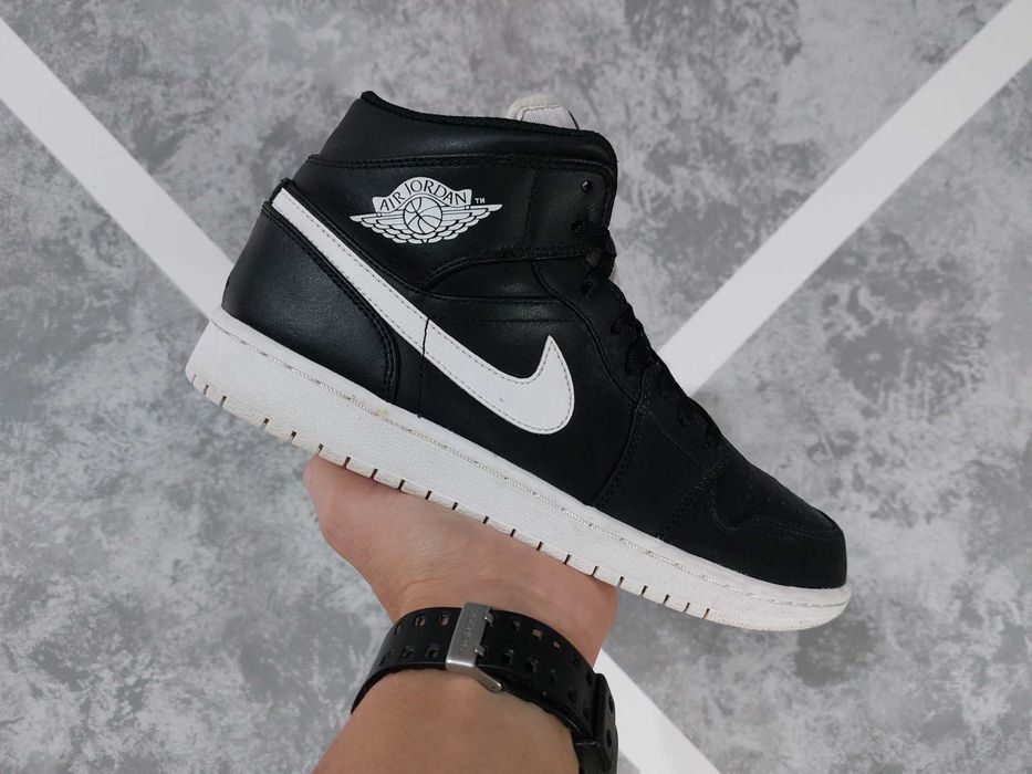Кросівки чоловічі Nike Air Jordan 1 Retro Mid