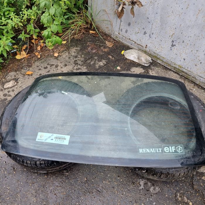 Скло заднє вітрове  Рено Симбл Кліо седан