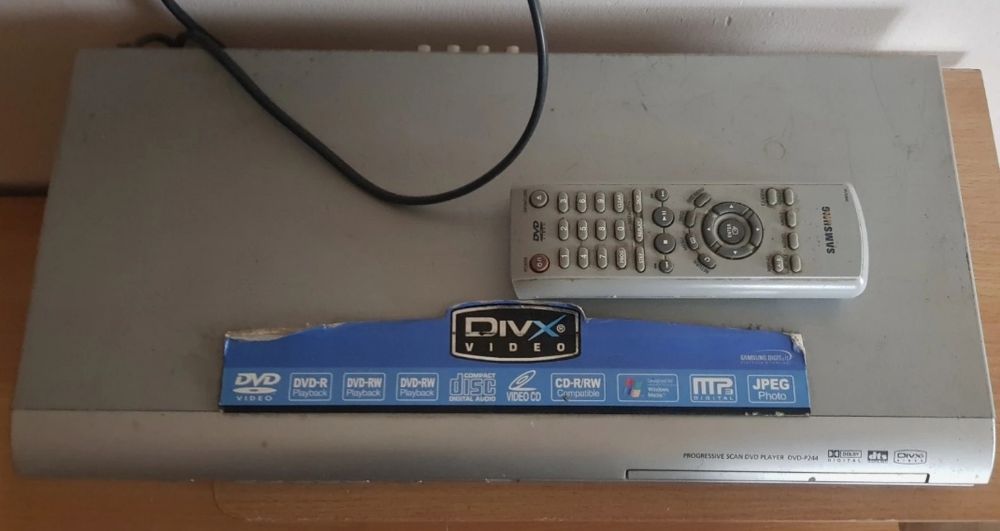 DVD samsung z pilotem