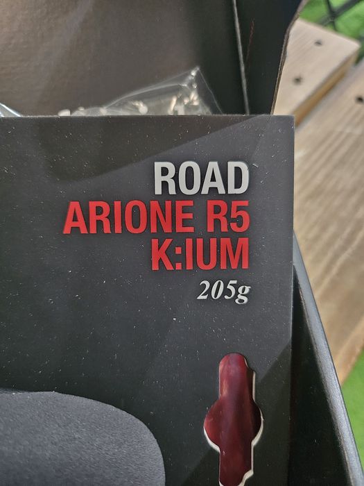 Selim bicicleta estrada Fizik novo