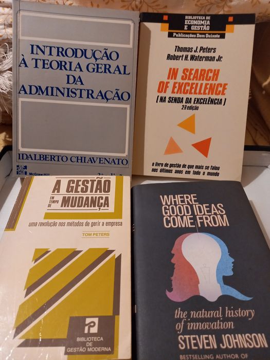 Manuais universitários - Economia e Gestão