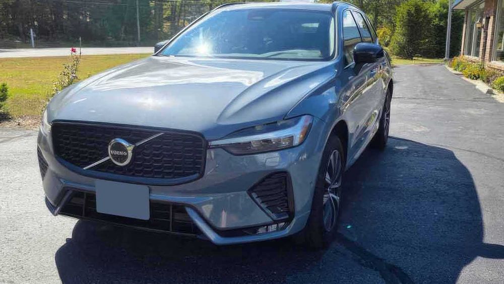 Volvo XC60 B5 Plus Dark Theme      2023