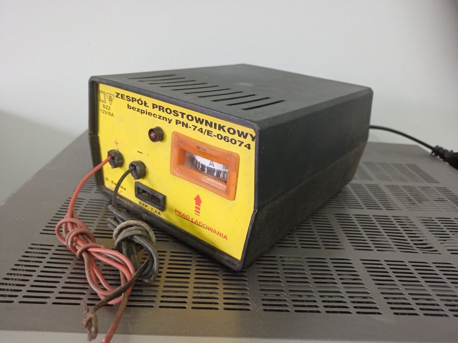 Zespół prostownikowy  12v/6A