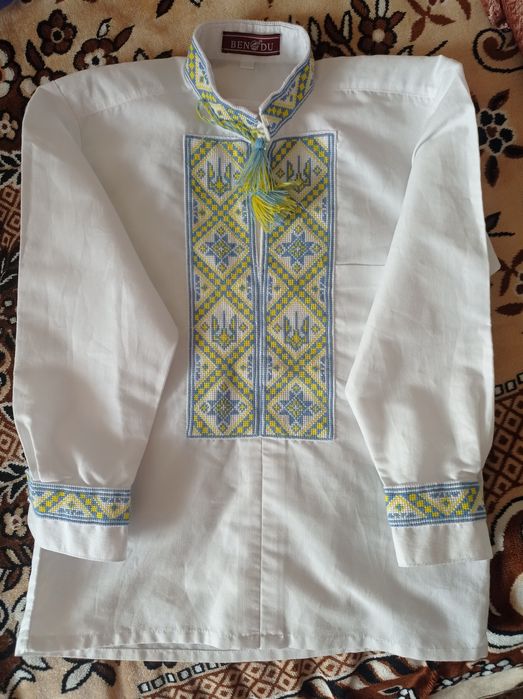 Ручна вишивка -сорочка для хлопчика