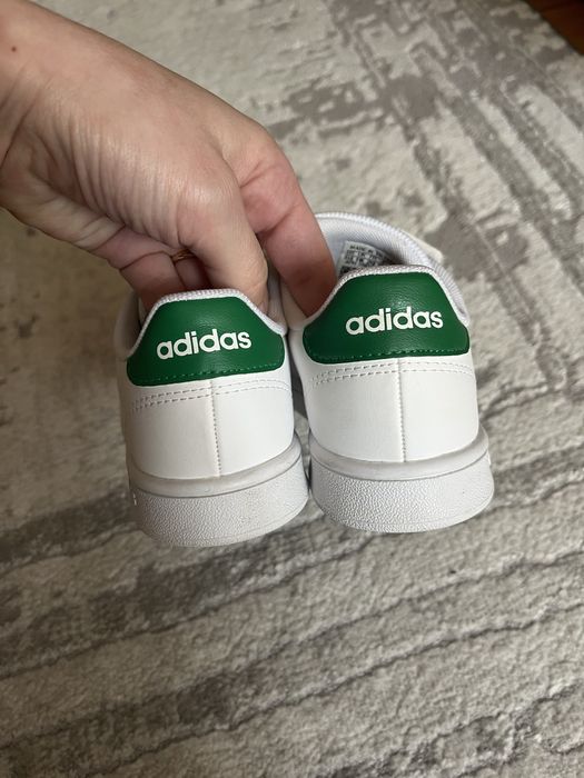 кросівки  Adidas