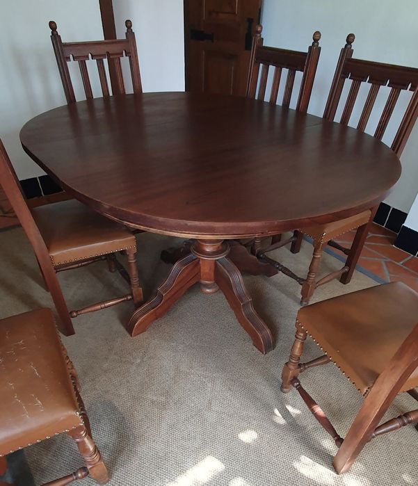 Mesa de sala de jantar e 6 cadeiras