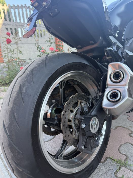 Мотоцикл Kawasaki z1000