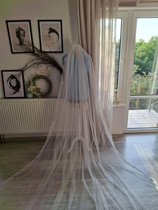 Trzymetrowy Welon z koronką