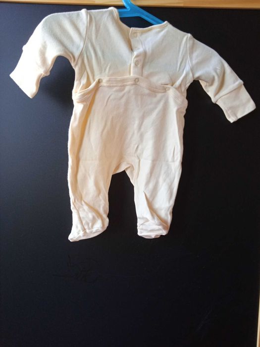 Babygrow unissexo de coelhinho fresquinho