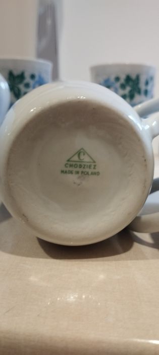 Serwis Śniadaniowy-Chodzież. 6Kubkow+Dzban.Lata 80-te