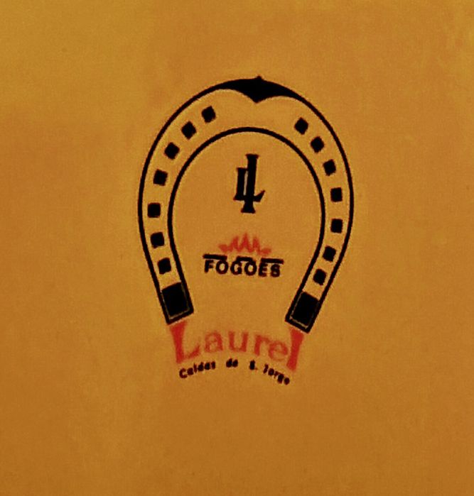 Fogão a Lenha (como novo) - Marca " Fogões Laurel- Caldas de São Jorge