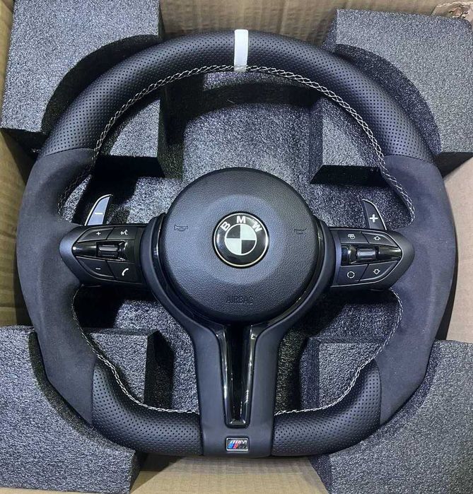Volante BMW M Performance - Serie E/F (Alcantra+Couro Perfurado)