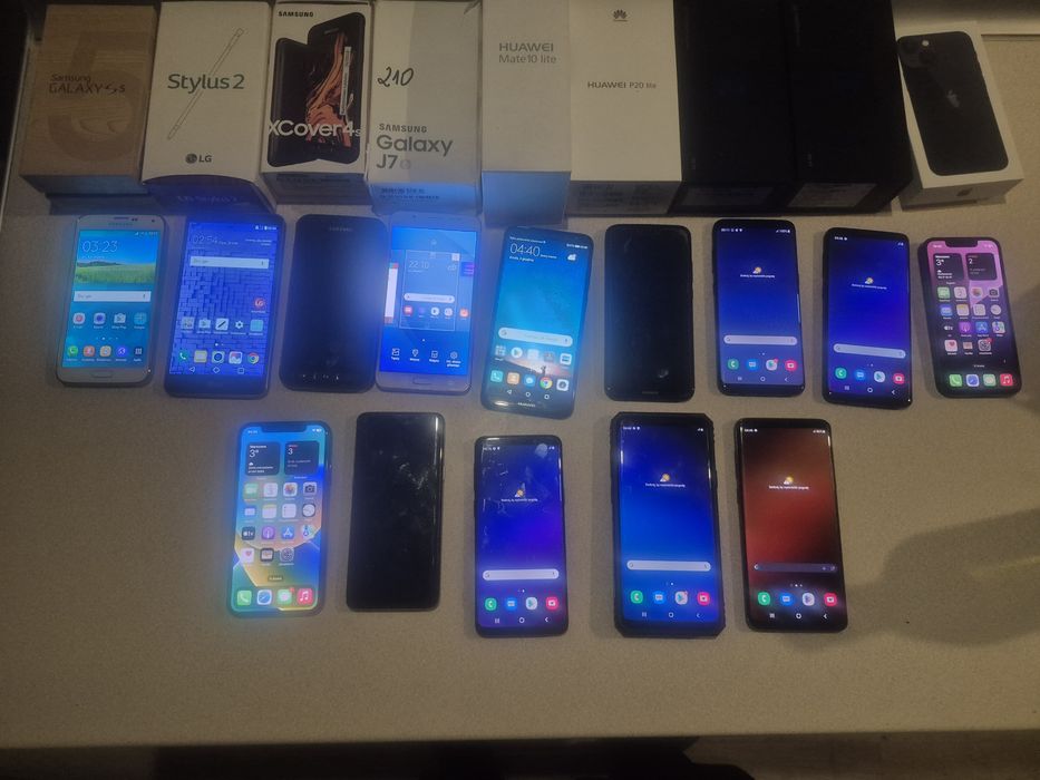 Sprzedam smartfony widoczne na zdjęciach