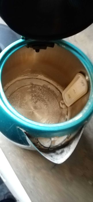 Продам электрочайник б/у