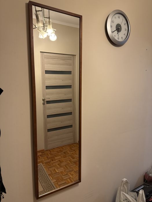 Lustro w ramie 140x40 orzech włoski