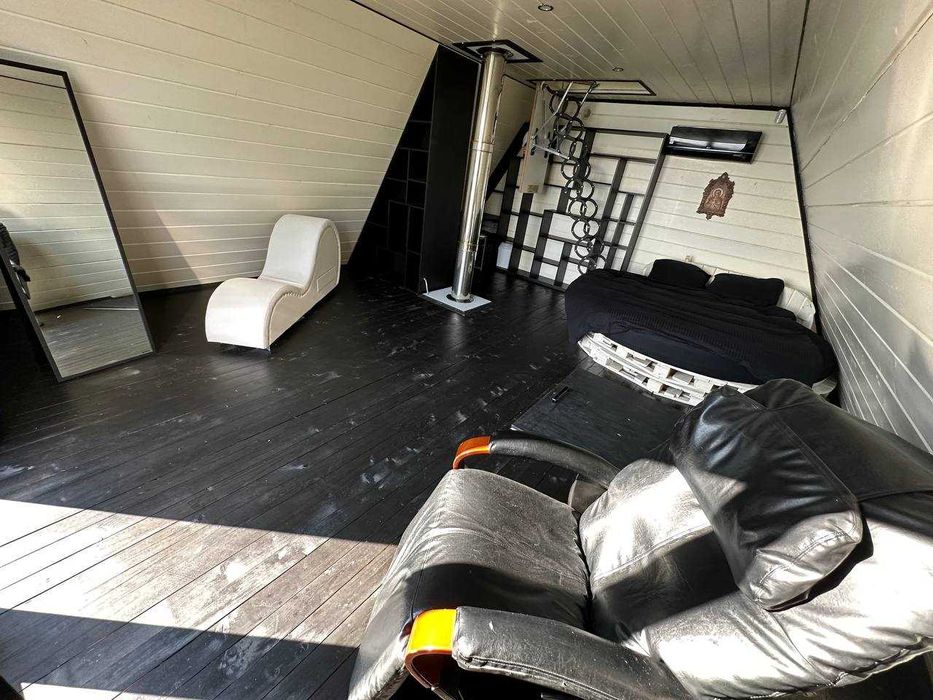 Будинок для відпочинку чи бізнесу на березі водойми_M