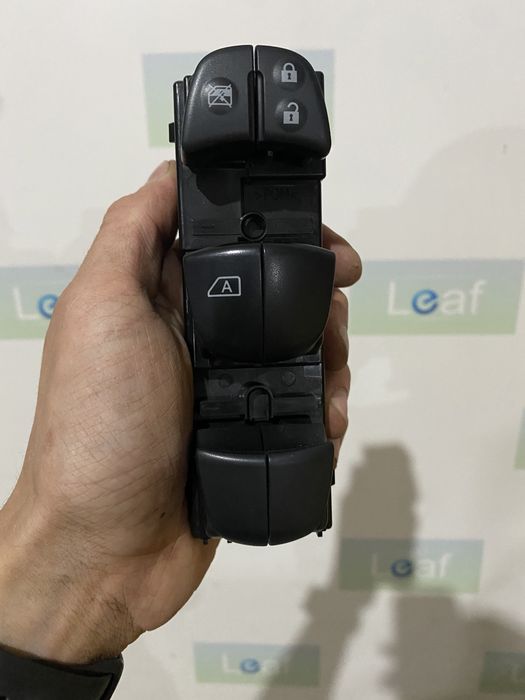 Блок кнопок передніх лівих водійських дверей до Ніссан Ліф Nissan Leaf